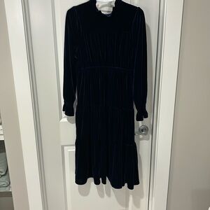 Women’s navy velvet tiered dress